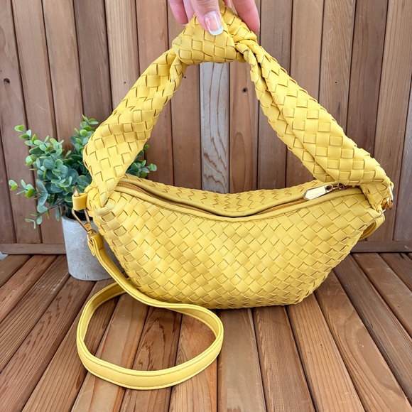 No Label Handbags - Hobo Woven Shoulder Bag | Slouchy Crossbody Strap in Butter Yellow